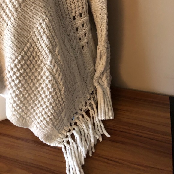 AMERICAN EAGLE FRINGED KNIT CARDIGAN - Picture 2 of 3